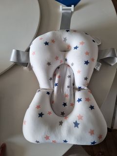 Baby bath tub support cushion