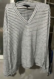 Banana Republic vneck top