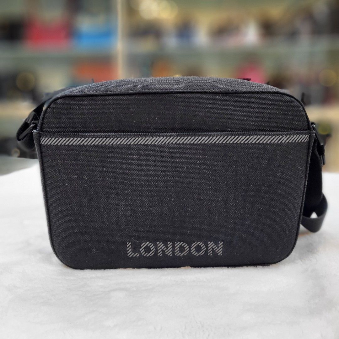 Burberry Paddy Horseferry Camera Bag, Luxury, Bags & Wallets on Carousell