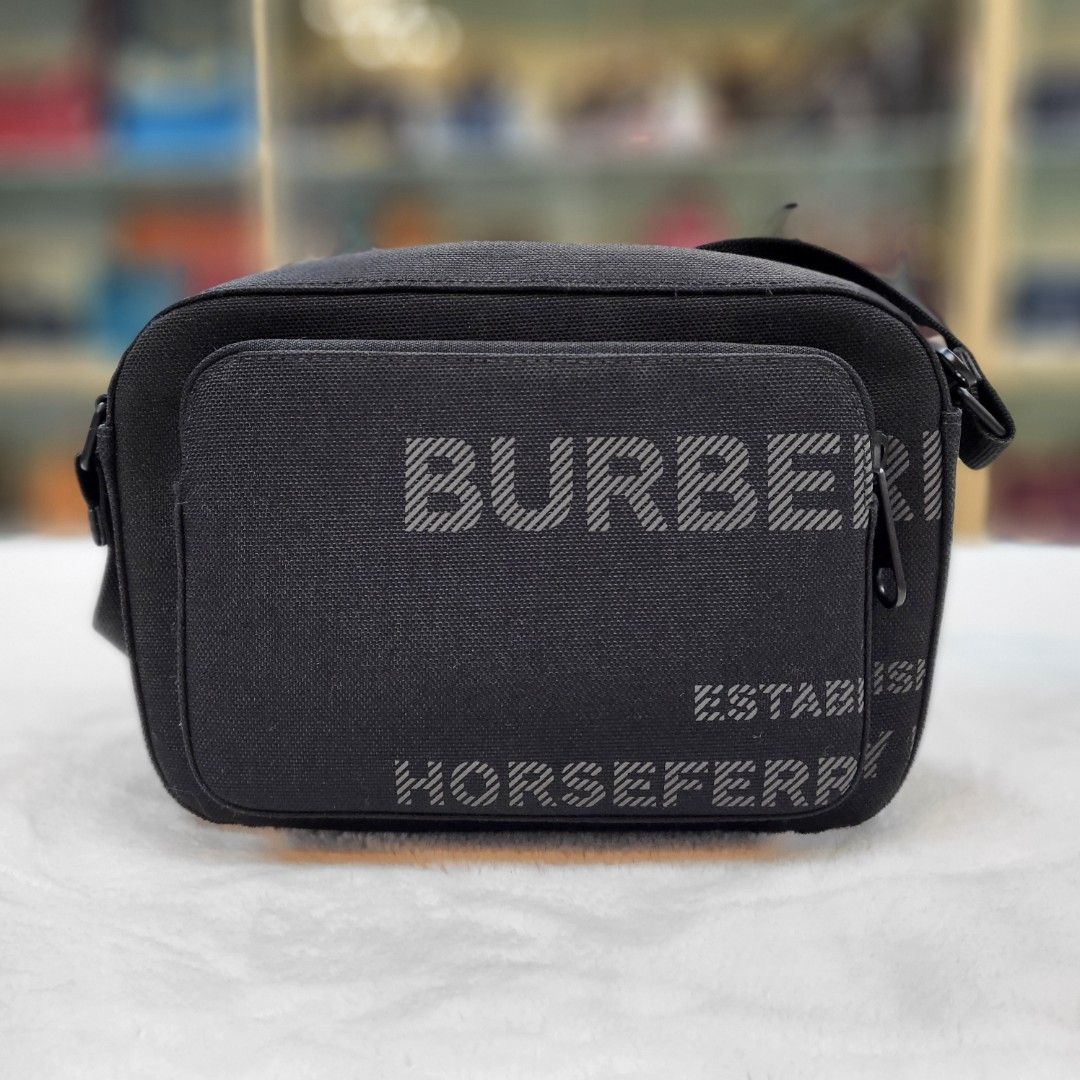 Burberry Paddy Horseferry Camera Bag, Luxury, Bags & Wallets on Carousell