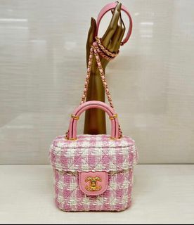 （分類：）位於 。 由 luxurybee 提交（商品編號 1224388121，圖片 1）。簡介： 。
