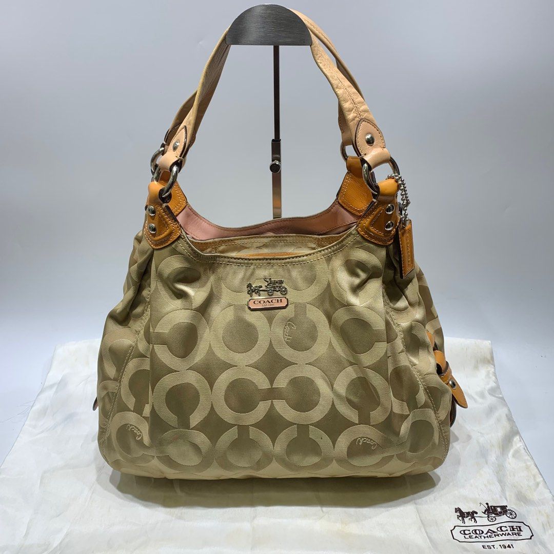 Coach beige shoulder bag clearance