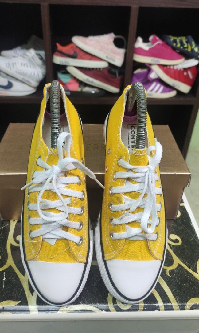 Converse chuck taylor kuning top