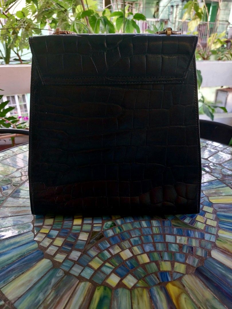 Croc Pattern Genuine Leather Bag (Category: Shoulder Bags) located in Makati City. Submitted by drawerph (Listing ID 1224445096, Image 3). Description: Pre-owned Genuine Leather Bag Japan Bag H= 10in Bottom length = 10in Top length = 8.5 in Width = 3in.