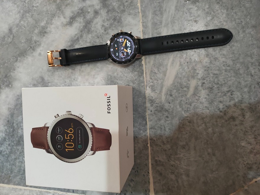 FOSSIL SMART ORI CONDITION LIKE NEW><><><><, Mobile Phones & Gadgets, Wearables & Watches on Carousell