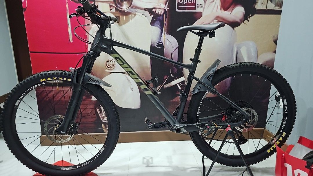 2020 giant store fathom 1
