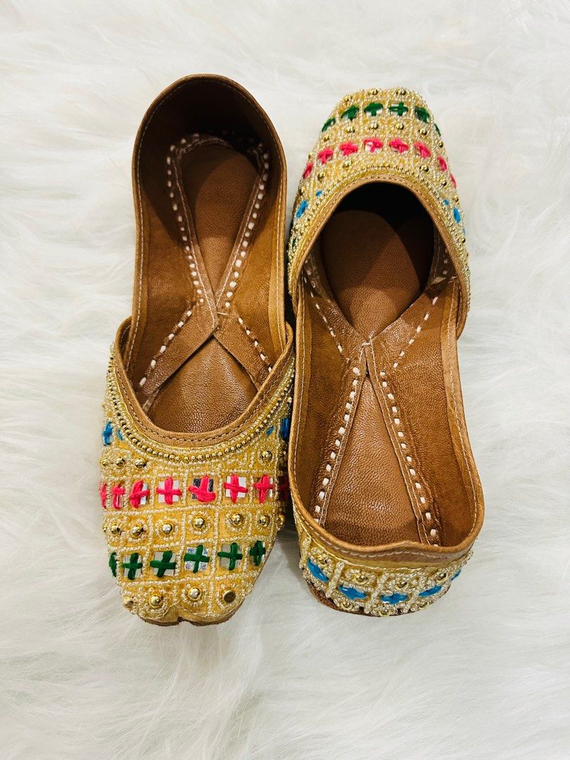 Golden multi color punjabi jutti