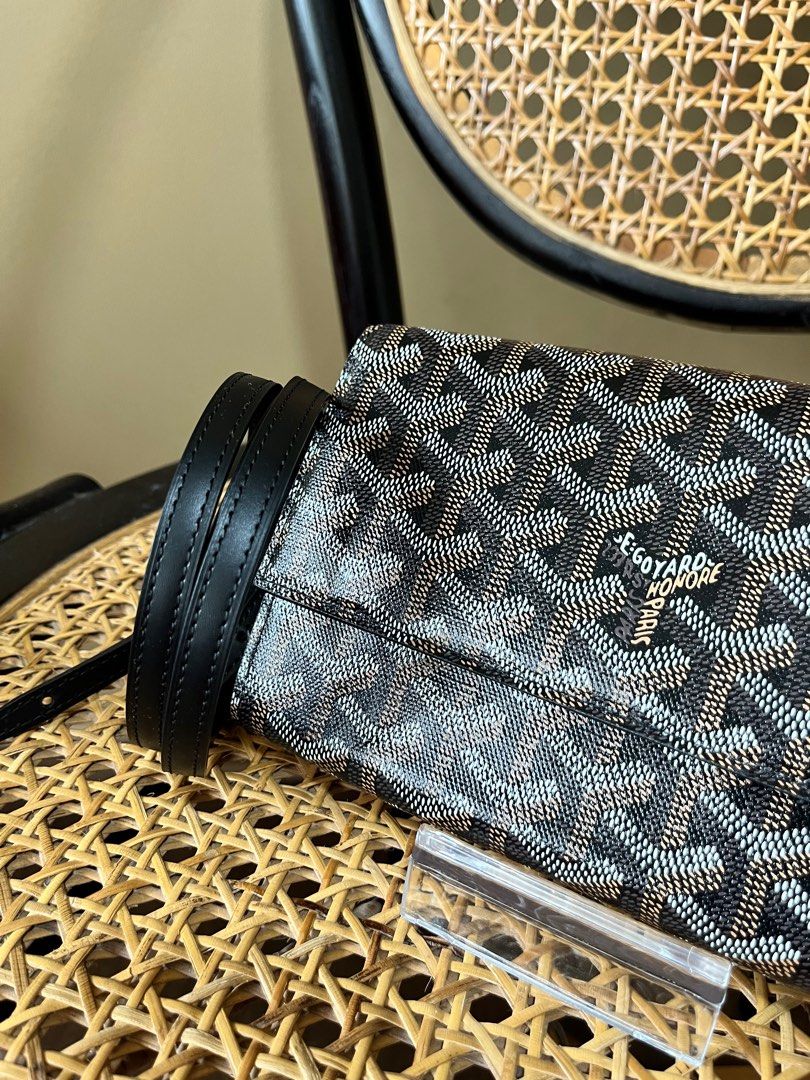 SOLD) genuine (like-new) Goyard pochette varenne – Deluxe Life