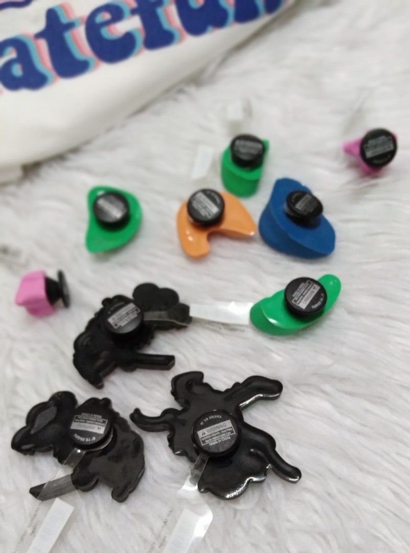 GREATFUL DEAD X CROCS JIBBITZ CHARMS, Men's Fashion, Watches