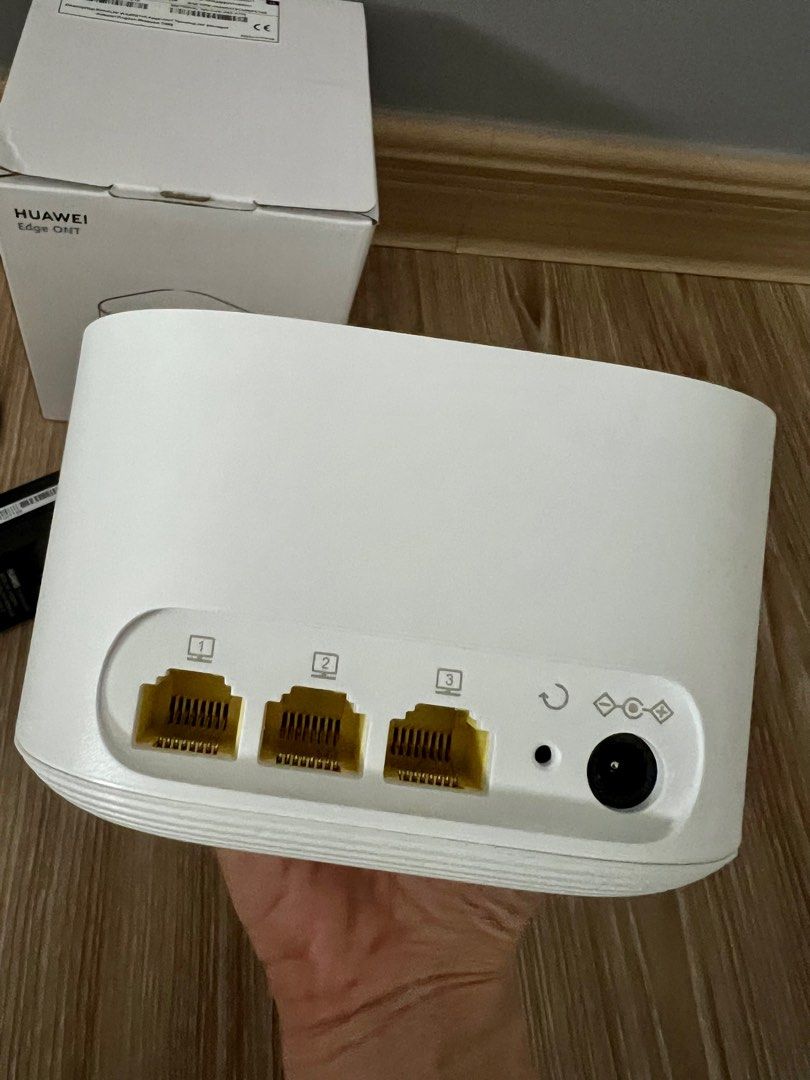 Huawei WA8021V5 Router/Repeater, Computers & Tech, Parts & Accessories ...