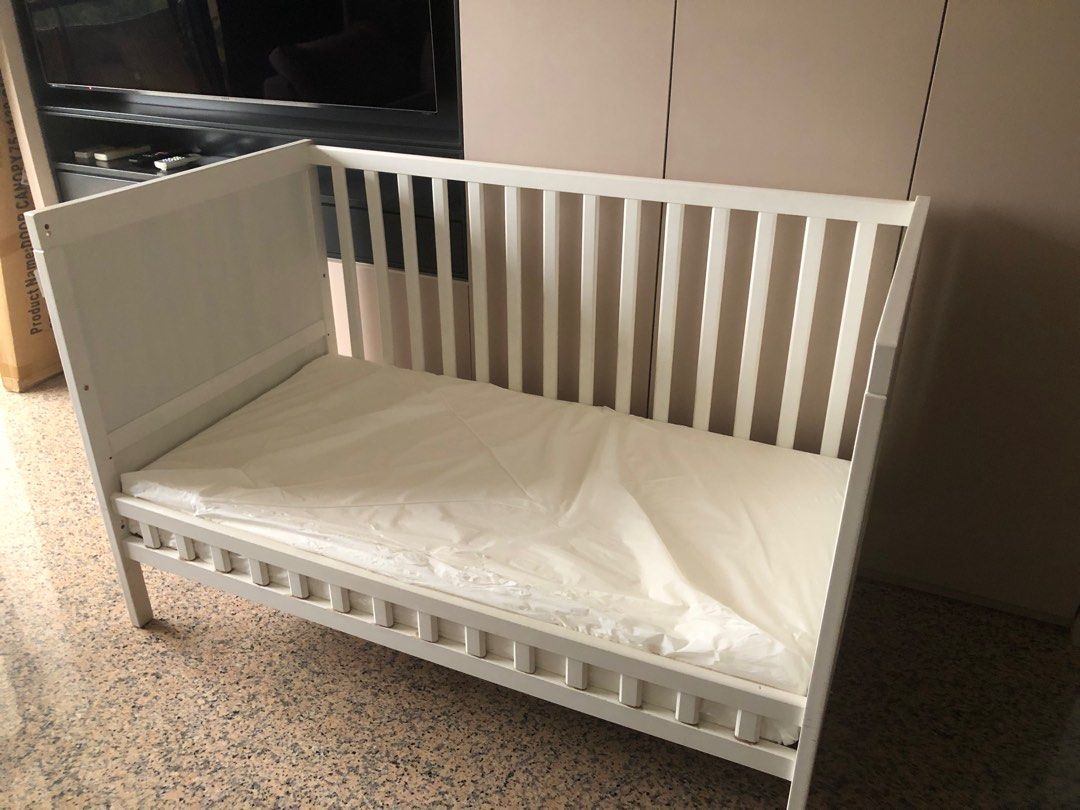 White American Baby Cot, Babies & Kids, Baby Nursery & Kids Furniture