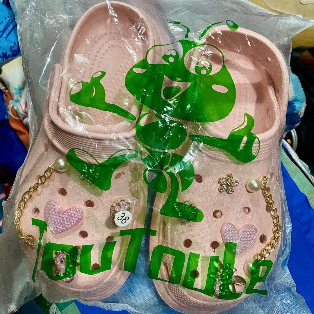 Crocs diamond mall deals