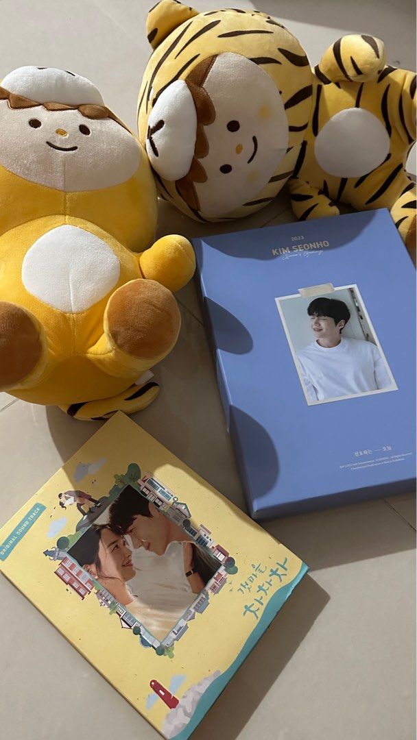 Kim Seon Ho Season’s Greetings 2023 + HTCCC Ost Album + SeonHorangi