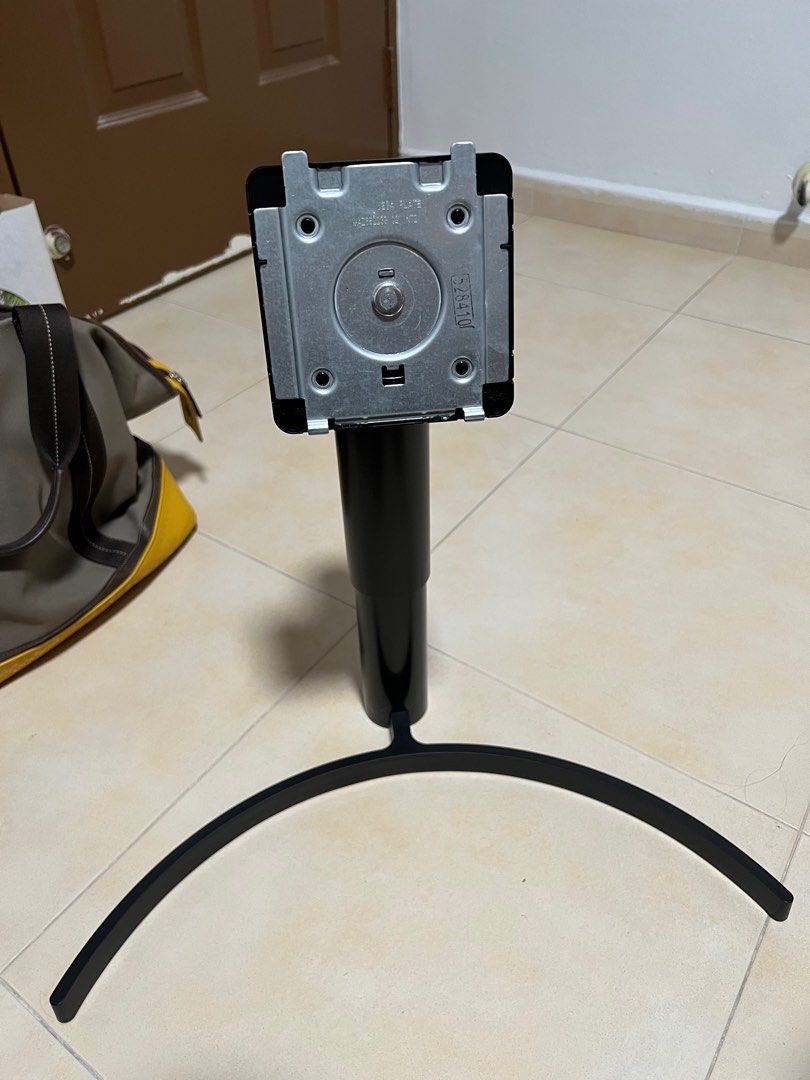 LG Monitor Stand 34WK95C, Computers & Tech, Parts & Accessories, Monitor Screens on Carousell