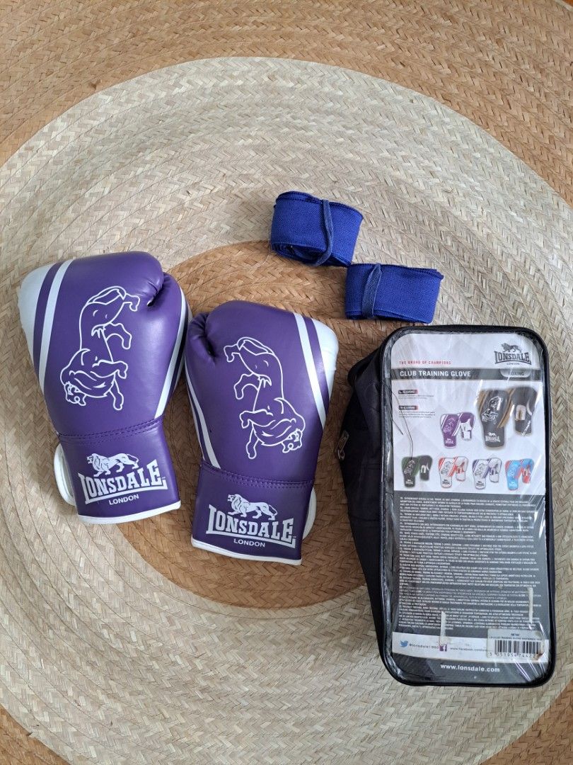 Lonsdale Boxing Gloves size 8, Sports Equipment, Sports & Games, Combat