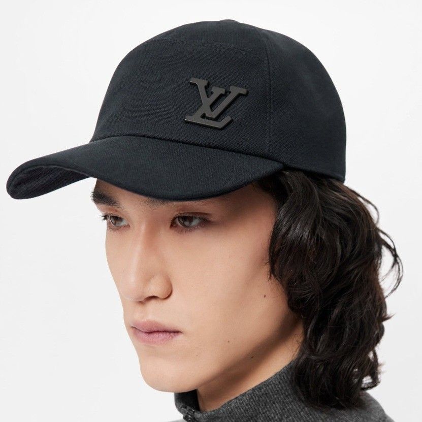 Louis Vuitton LV First Cap Black Cotton. Size M