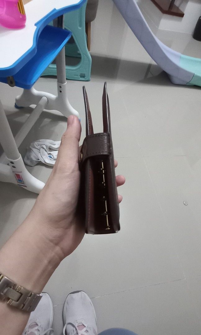 Louis Vuitton Agenda (Category: Luxury Bags & Wallets) located in Marikina City. Submitted by MEASP (Listing ID 1224460155, Image 2). Description: Louis Vuitton Agenda rank a no peel, no sticky, with removed initials and box.