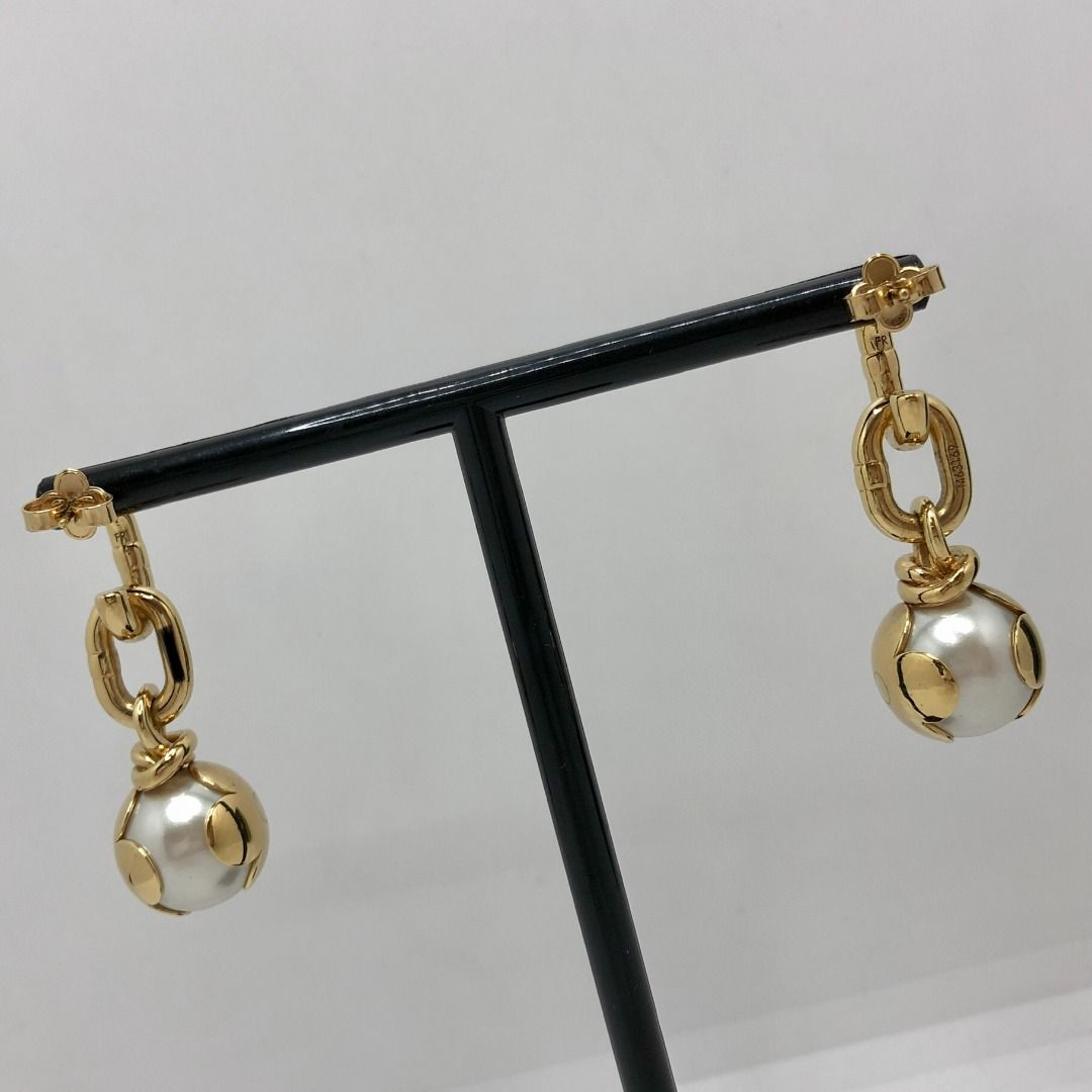 Pearl earrings Louis Vuitton Gold in Pearl - 35802799