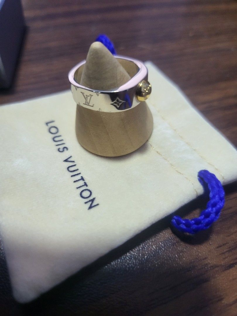 LOUIS VUITTON Nanogram Ring Gold Metal. Size S