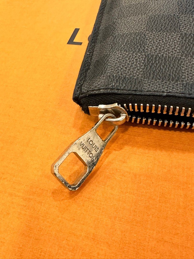 Louis Vuitton Louis Vuitton Damier graphite clutch Christopher Nemeth, tamayaku