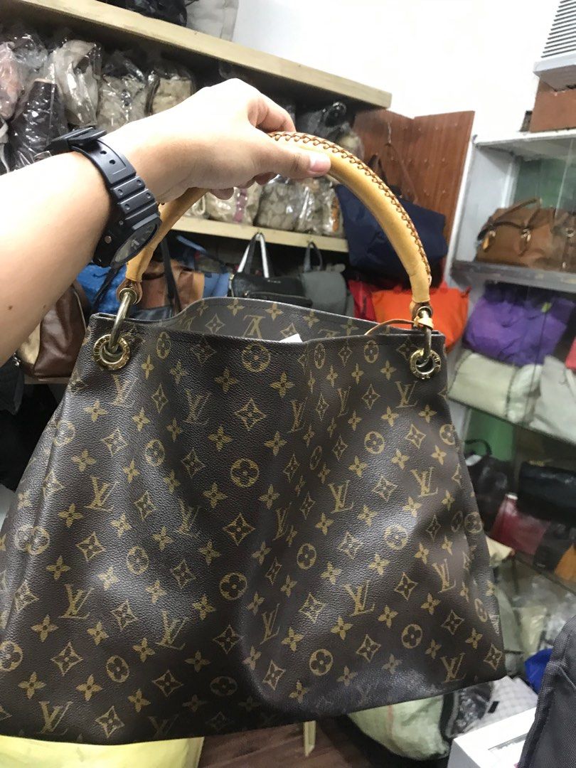 Louis Vuitton LV3 Pouch, Luxury, Bags & Wallets on Carousell