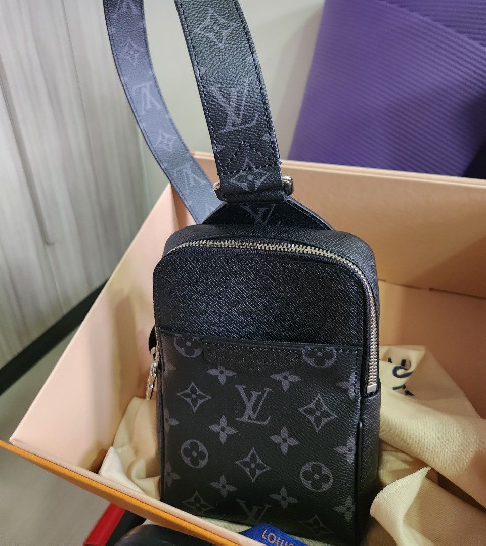 Louis Vuitton Outdoor slingbag (M30741)