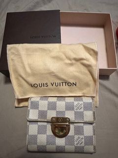 (Category: ) located in . Submitted by retailtherapy0603 (Listing ID 1224456681, Image 1). Description: .
