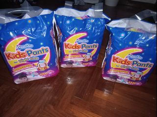 (Category: ) located in . Submitted by wizzy96 (Listing ID 1224487086, Image 1). Description: .