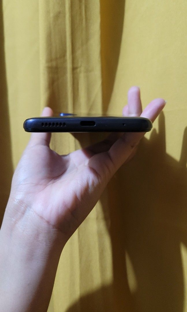 Motorola Moto G Pure (Category: Motorola) located in Mangatarem. Submitted by angieei (Listing ID 1224411064, Image 3). Description: no accessories included NETWORK Technology: GSM / HSPA / LTE BODY Dimensions: 167.4 x 75.6 x 8.8 mm (6.59 x 2.98 x 0.35 in) Weight: 188 g (6.63 oz) Build: Glass front, plastic frame, plastic back SIM: Single SIM (Nano-SIM) Water-repellent design DISPLAY Type: IPS LCD Size: 6.5 inches, 102.0 cm2 (~80.6% screen-to-bod