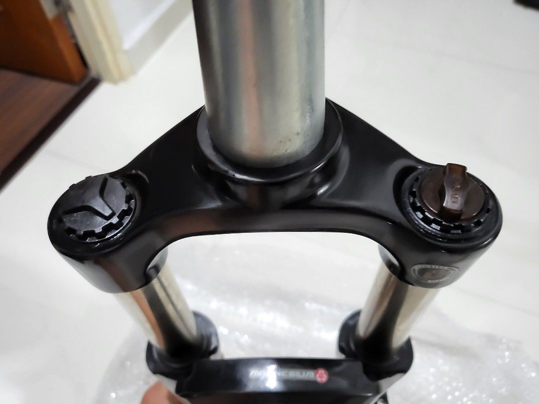 New Zoom fork 27.5, Sports Equipment, Bicycles & Parts, Parts