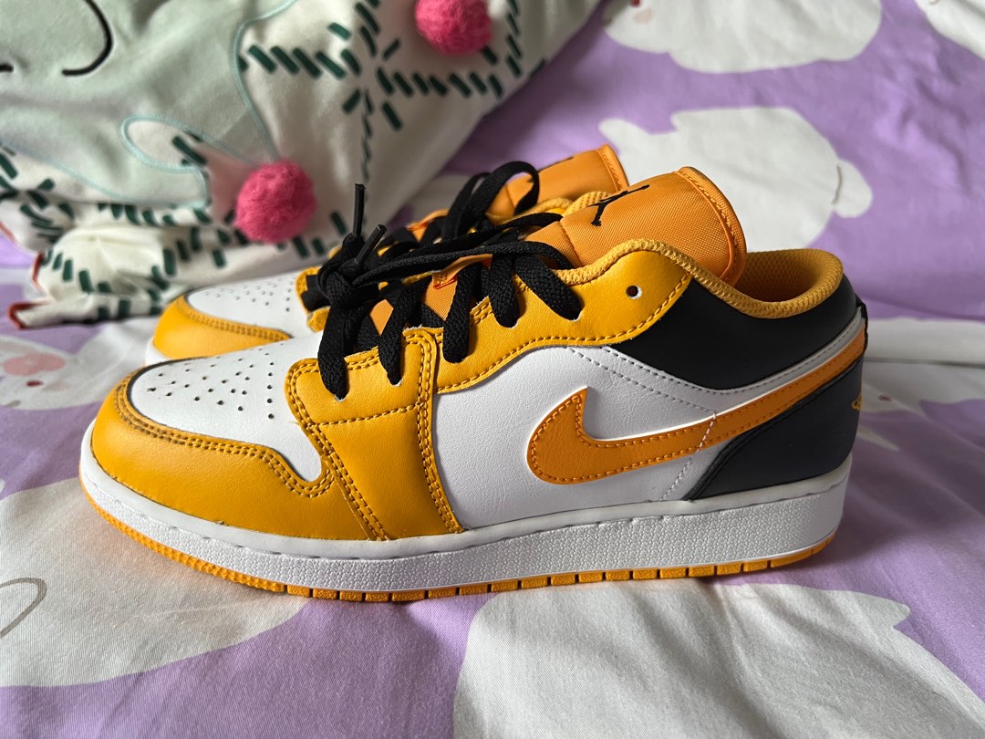 Nike air jordan black and yellow online