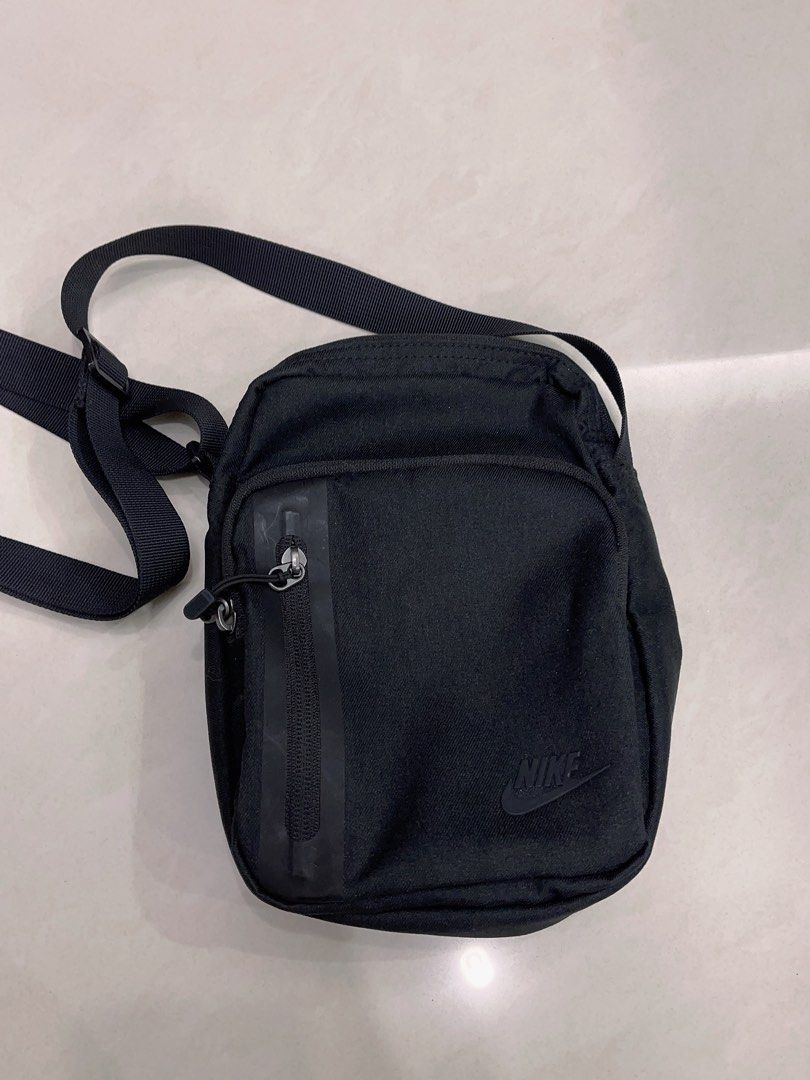 Nike Sling Bag Men s Fashion Bags Sling Bags on Carousell