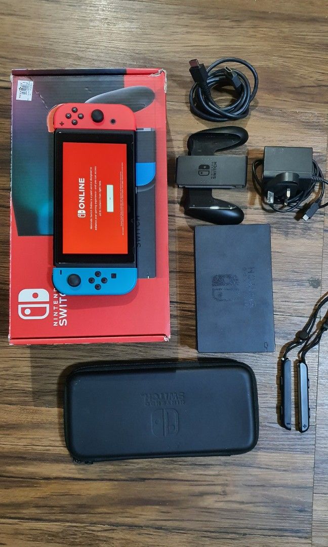 Nintendo switch V2 Dec 2022 purchase complete set, Video Gaming, Video