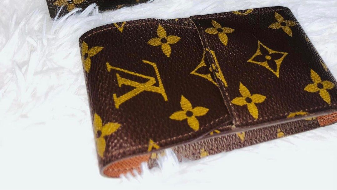 💯original LV cigar/pen/card case (Category: Luxury Bags & Wallets) located in Quezon City. Submitted by macaj_thrift_shop2 (Listing ID 1224374854, Image 3). Description: NO COD Rank: A Guaranteed original LV. Money back if proven fake with a third party certification of legit license authenticator...