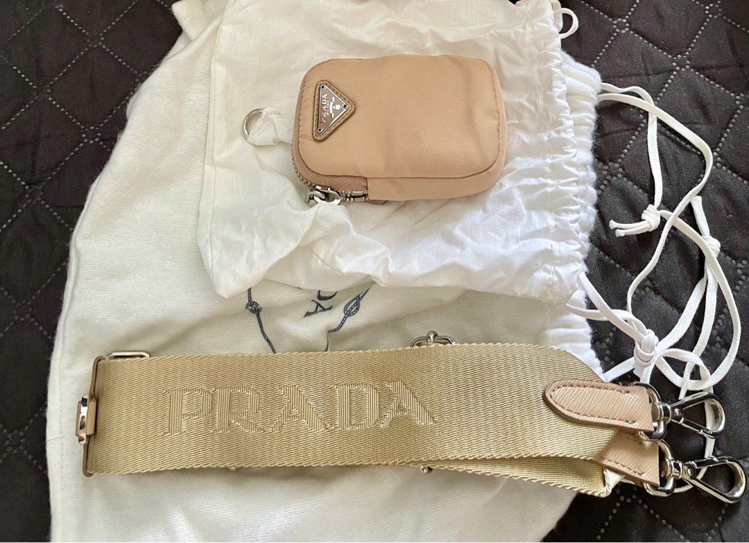 Prada re edition hotsell 2005 real vs fake