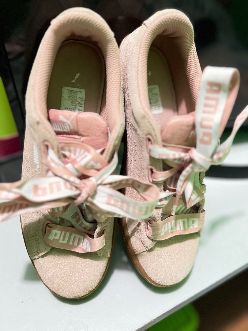 Puma pink sneakers (Category: Sneakers) located in Las Pinas. Submitted by juststuffthings (Listing ID 1224477682, Image 1). Description: .