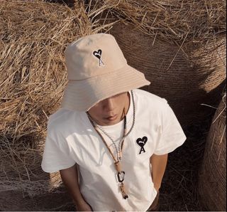 (Category: ) located in . Submitted by thehypewear.co (Listing ID 1224487391, Image 1). Description: .