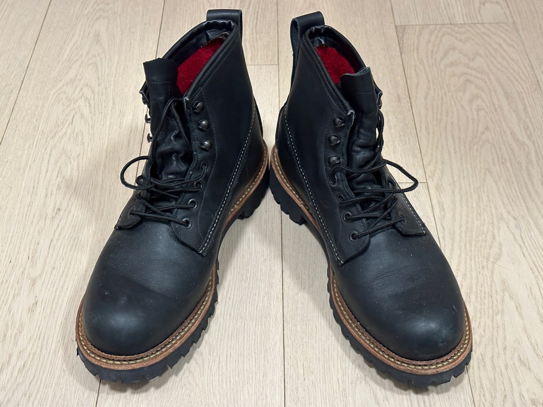 Red outlet wing 2930