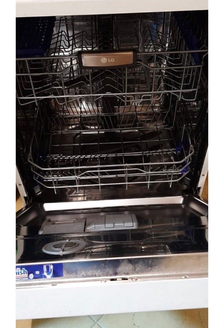 Rarely used Dishwasher, TV & Home Appliances, Kitchen Appliances