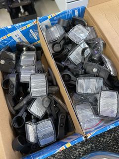 Reflectors, so many reflectors