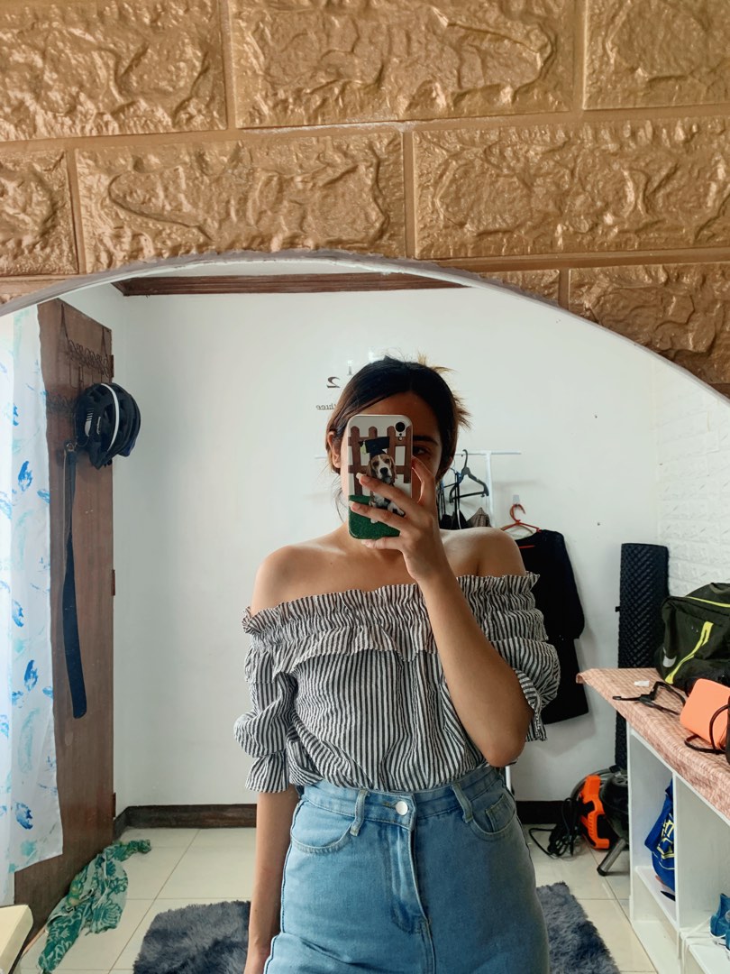 Restine Restine Off Shoulder Top on Carousell