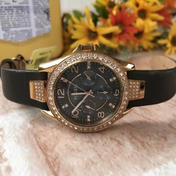 Fossil es3888 top