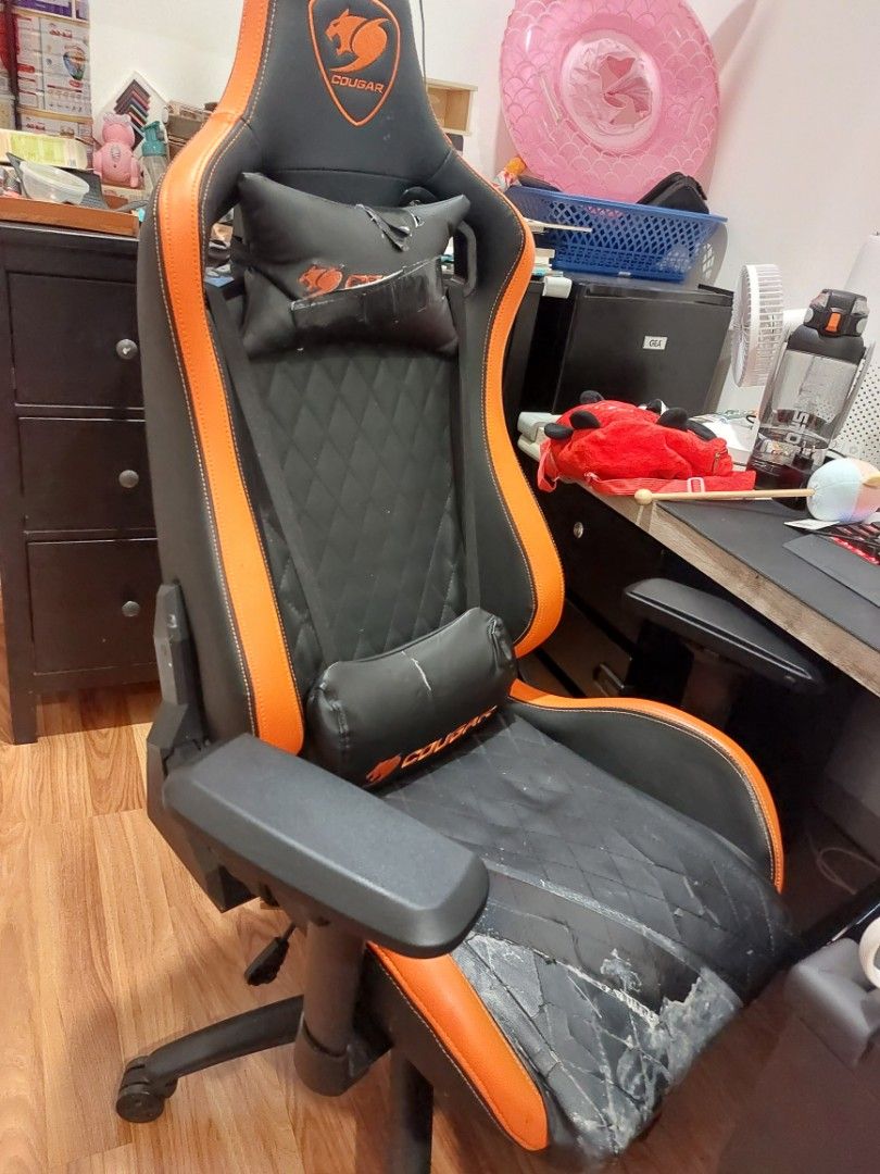 Kursi gaming best sale cougar armor s