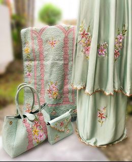 (Kategori: ) berada di . Dikirim oleh boutiquecantique (ID iklan 1224386537, Gambar 1). Deskripsi: .