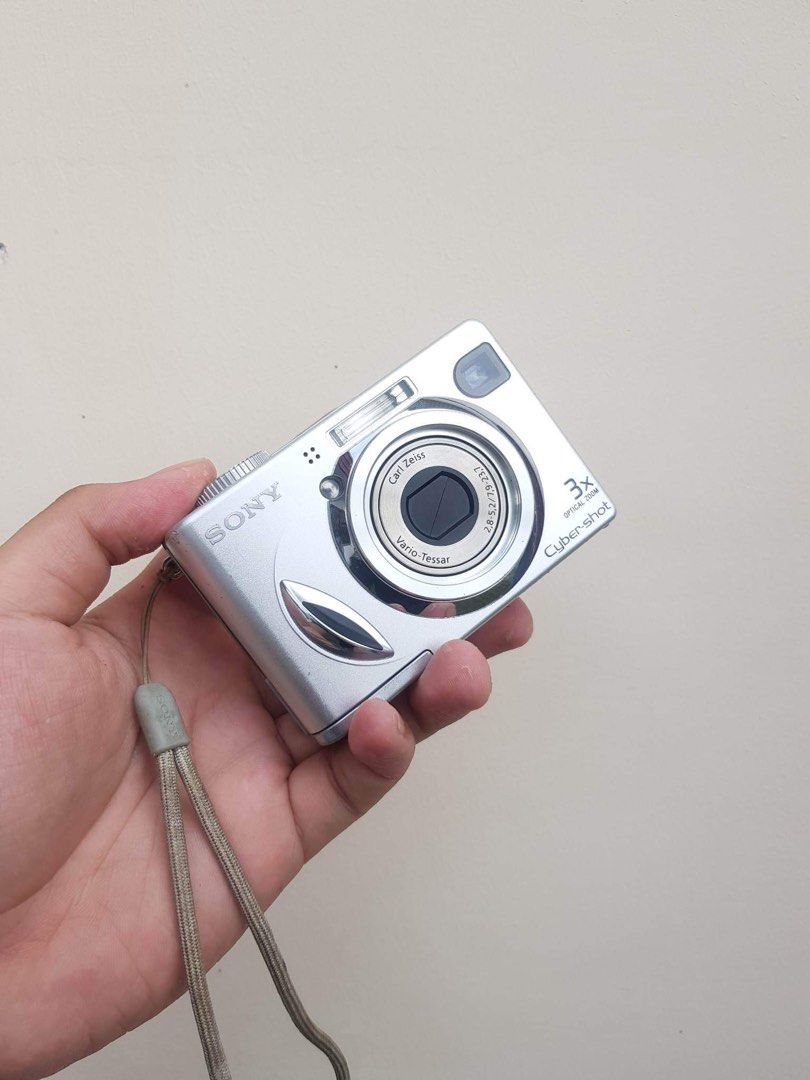 Sony Cybershot DSCW7, Photography, Cameras on Carousell