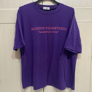 紫色T恤
