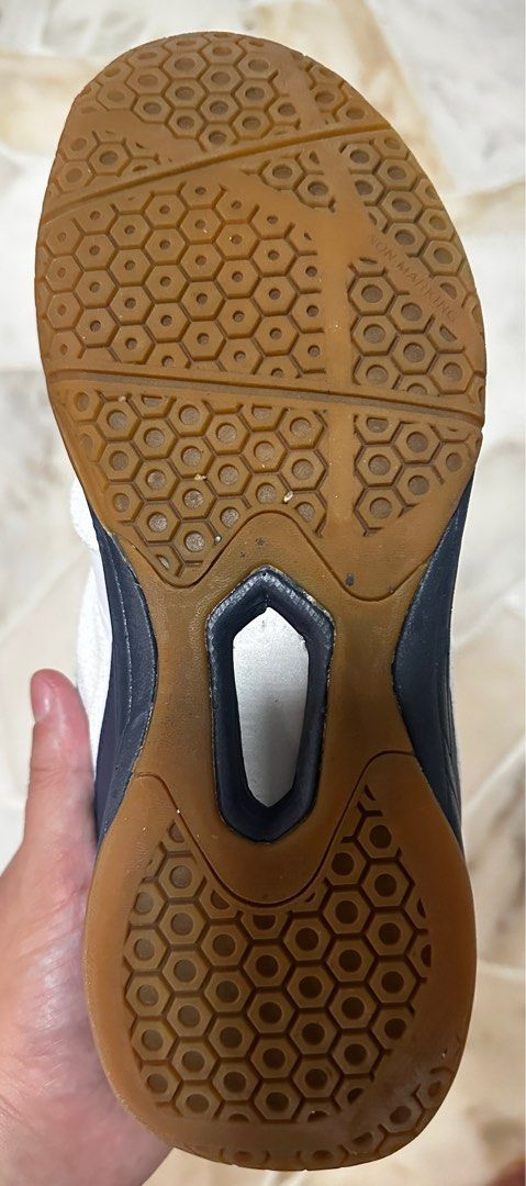 donic table tennis shoes