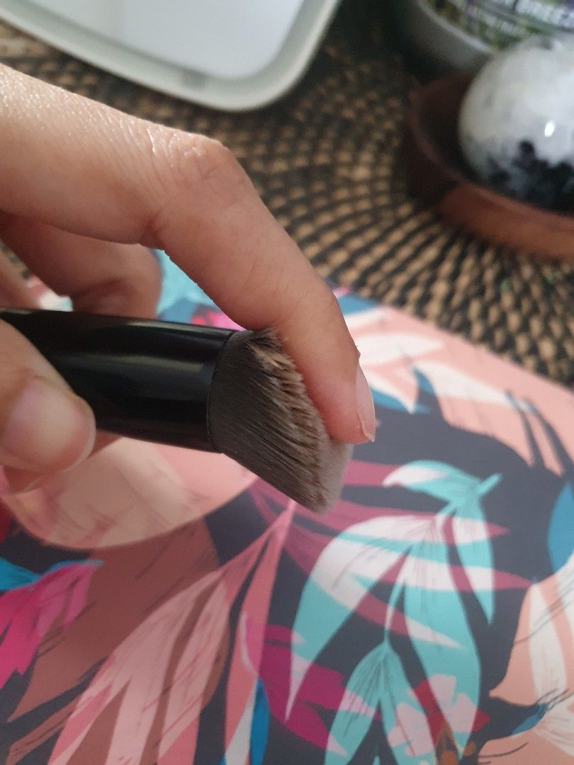 The Body Shop Foundation Brush, Kesehatan & Kecantikan, Rias Wajah di
