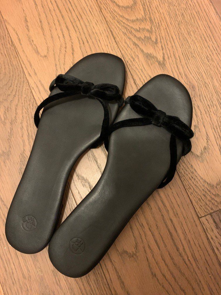 The Row leather Sandals size 37, 女裝, 鞋, 涼鞋- Carousell