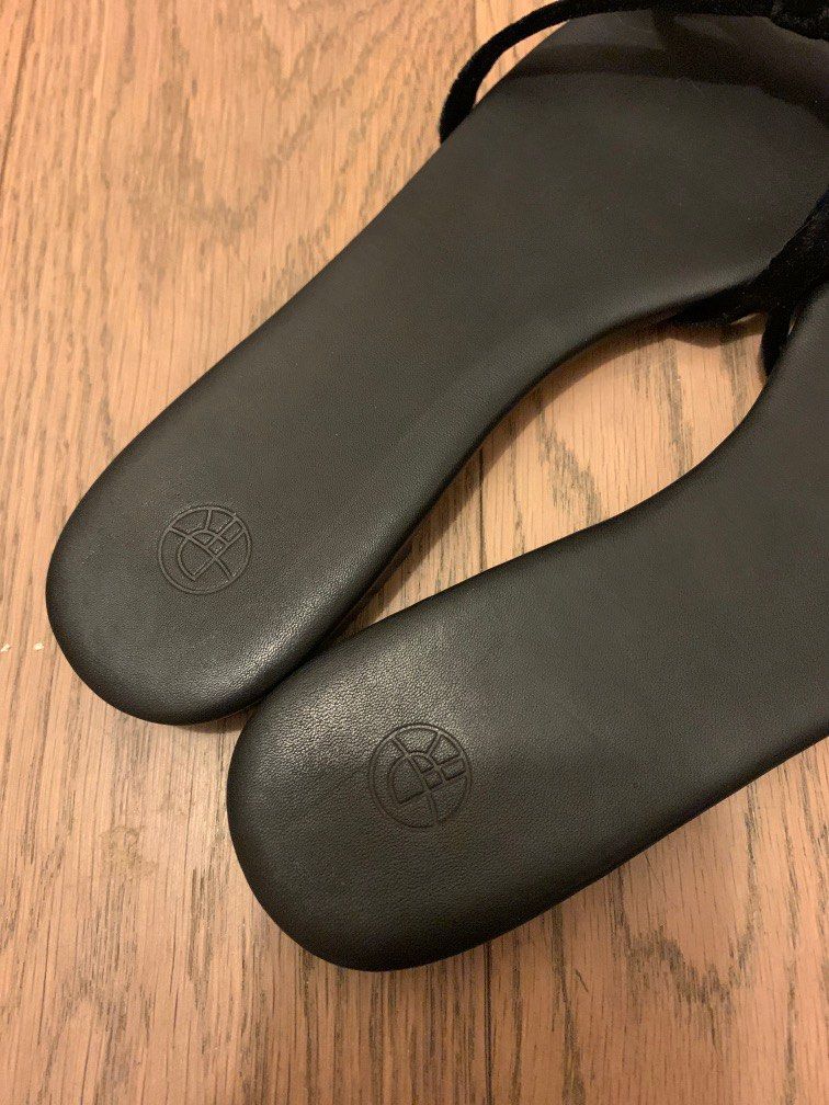 The Row leather Sandals size 37, 女裝, 鞋, 涼鞋- Carousell